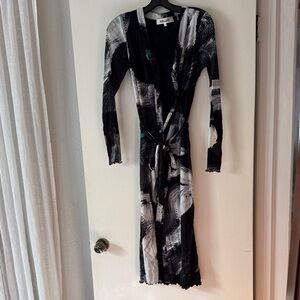 Diane Von Furstenberg Black and White Long Sleeve Dress